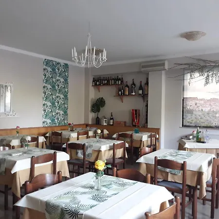 Hotell Tirrenia 3*