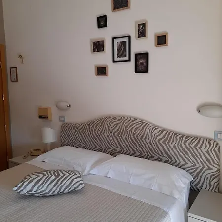 Hotell Tirrenia Chianciano Terme