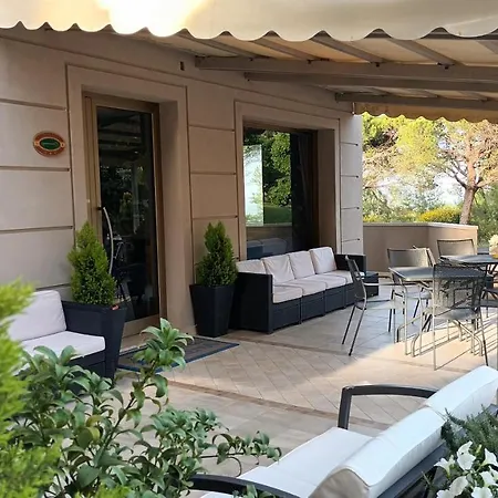 Tirrenia Hotell 3*