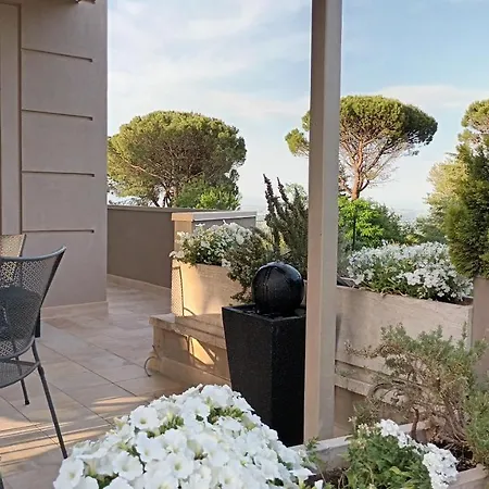 Tirrenia Hotell